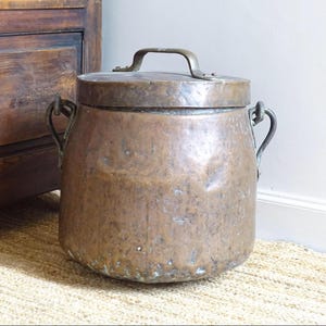 Large Copper Cauldron with Wrought Iron Handle,  French Antique Copper Cooking Pot with Lid, 18th Century Farmhouse Decor 15.2"