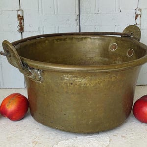 12.8&quot; French Antique Brass Cauldron, Hammered Brass Cooking Pot, 19th Century Antique Brass Cookware, Chateau Kitchen, Country Farmhouse