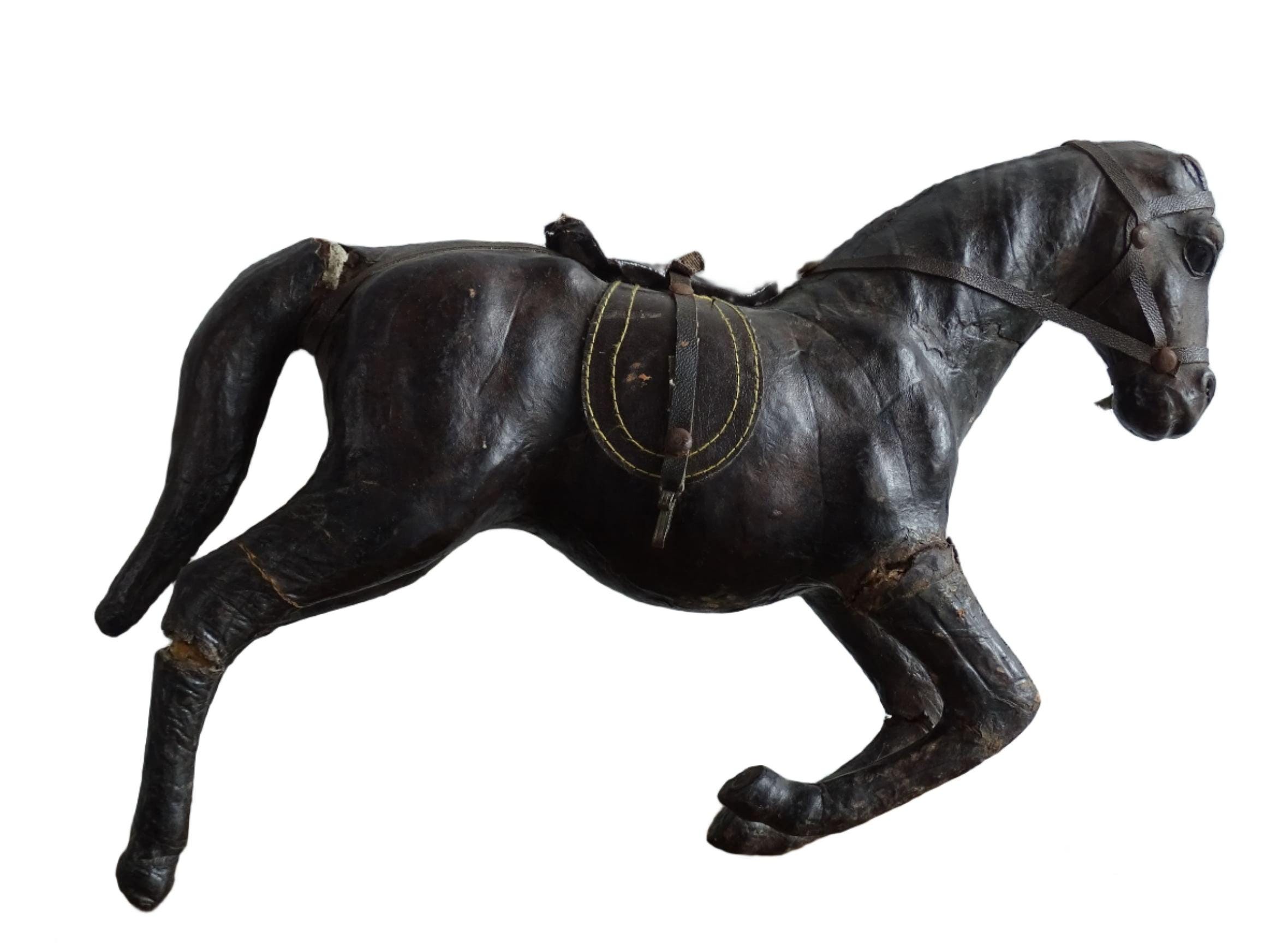 14.2インチのアンティーク調レザー製馬の置物、古いレザー製の動物の