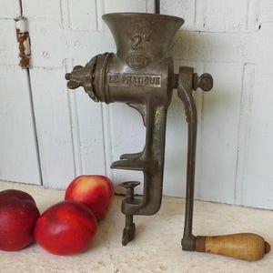 10.2&quot; French Vintage Meat Grinder with Wooden Handle from &#39;Le Practique&#39;, Metal Meat Grinder, Meat Mincer, Rustic Country Kitchen Decor