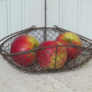10.6&quot; Small French Vintage Wire Harvest Basket with Wooden Handles, Egg Storage Basket, Flower Basket, Metal Basket, Country Farmhouse Decor
