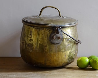 フランスアンティークの槌目銅製大釜（蓋付き） - 19世紀の素朴な