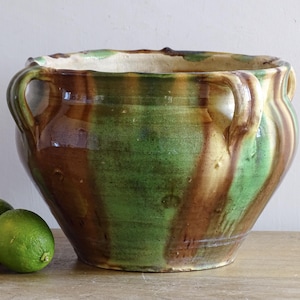Franse antieke terracotta plantenbak, geglazuurde keramische cachepot, aardewerk jardiniere met bruingeel en groen glazuur, plantenpot, rustiek decor