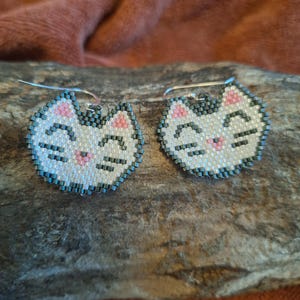 Beaded Kitty Face Earrings – Handmade Cat Jewelry