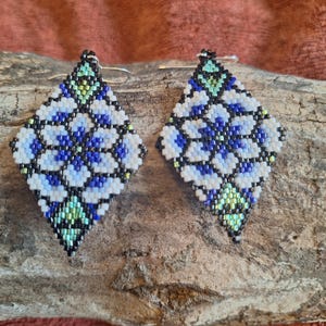 Spring flowers Colbolt blue and white
