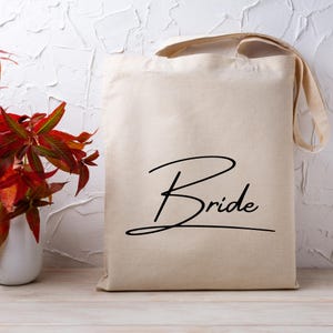 Bride Tote Bag – Bridesmaid Totes and Bridal Party Gifts – Stylish Reusable Wedding Tote Bag for Bride and Bridesmaids