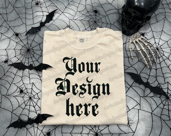 Comfortkleurenmodel, comfortkleuren ivoorshirtmodel, Halloween-shirtmodel, spookachtig shirtmodel. Goth-mockup, Witchy-mockups
