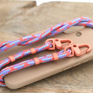 Étui pour téléphone portable 2 en 1 et sangle à mousqueton en orange / coloré