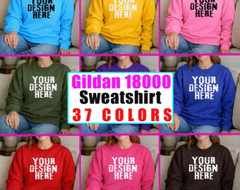 Paquete de maquetas de sudadera Gildan 18000 (37 colores PNG) / Maquetas de cuello redondo para mujer / Maqueta de sofá de estilo de vida / Listo para imprimir