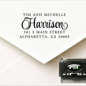 Aangepaste adresstempel, zelfinktende of retouradreslabels - 4 regels - serif en mooi cursief lettertype, housewarmingcadeau