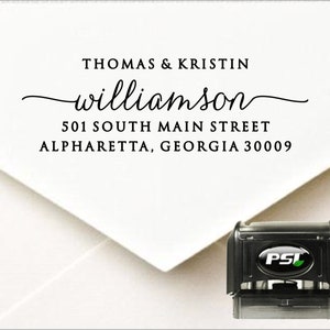 Adresstempel, zelfinktstempel of retouradreslabels met mooi cursief lettertype, moderne adresstempel
