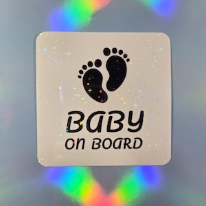 Naklejka winylowa lub magnes na samochód Baby On Board z odblaskowymi hologramowymi gwiazdami, idealna na prezenty
