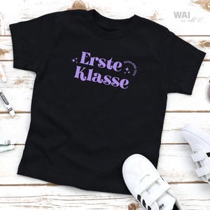 First Grade Schoolchild 2025 T-Shirt Gift School Enrollment First Grader | Personalized Children's T-Shirt First Grade Back to School