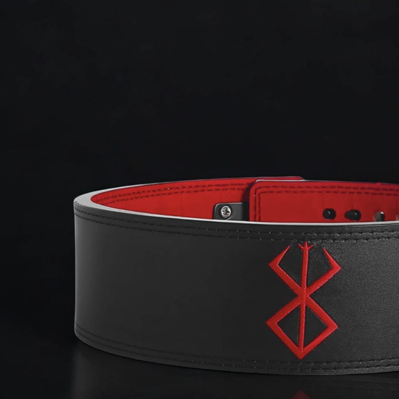 Another close up view of Berserk Powerlifting Belt.