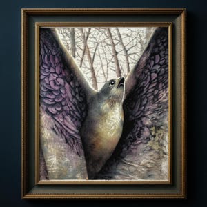 Ätherischer Falke Art Print, mystischer Waldvogel Poster, Wildtier-Wanddekor im Gothik-Stil, Gothic Natur Geschenk, Lila Vogel, 005