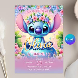 以下が含まれることがあります： 青い漫画のキャラクターと花の冠が特徴の誕生日招待状。「オリビアは10歳になります！」とイベントの詳細が書かれています。デザインには、ピンク、青、緑の花の要素が含まれています。Canvaのロゴ。