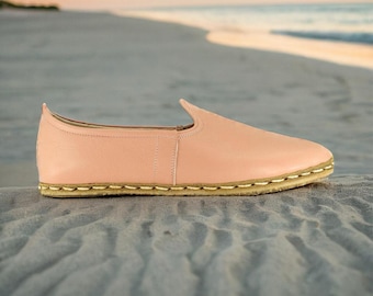 Handmade Pink Leather Yemeni Shoes: Women's Slip-On Barefoot Flats