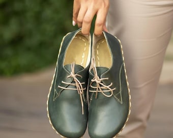 Handmade Dark Green Leather Oxfords: Women's Barefoot Lace Up Earthing Shoes