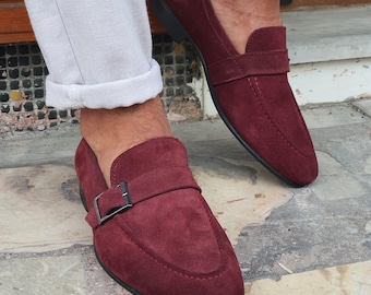 Burgundowe, zamszowe mokasyny męskie – wsuwane buty z paskiem na klamrę – mokasyny codzienne i eleganckie – SARDINELLI
