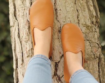 Handmade Orange Leather Yemeni Shoes: Women's Barefoot Slip-Ons