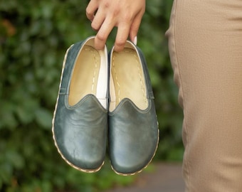 Handmade Dark Green Leather Yemeni Shoes: Women's Slip-Ons Barefoot Flats
