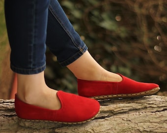 Handmade Red Nubuck Leather Yemeni Shoes: Women's Barefoot Slip-Ons