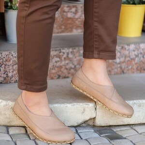 Handgefertigte Hellbraune Leder Barfuß Ballerinas: Earthing Schuhe