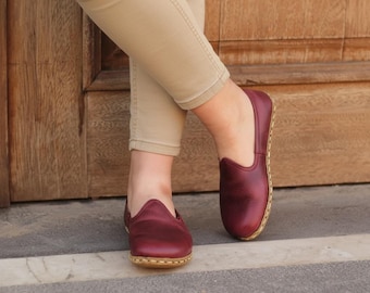 Handmade Burgundy Leather Yemeni Shoes: Turkish Barefoot Slip-Ons