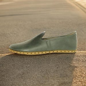 Dark Green Women Handmade Yemeni Shoes, Handmade Genuine Leather Slip-On Shoes - Breathable Barefoot Flats for Casual Wear, Gift for Her