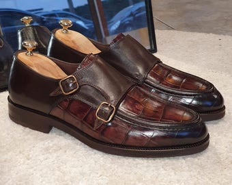 Braune Krokodilprägung Doppel Monk Strap Loafers - Sardinelli Abendschuhe