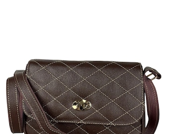 Bolso bandolera acolchado de piel auténtica, bolso de hombro minimalista, compañero de viaje para el día a día.