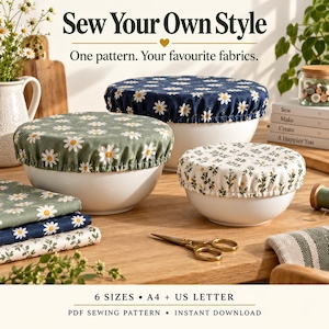 Puede incluir: Un patrón de costura digital para cubiertas de tela para cuencos con el texto Sew Your Own Style, One pattern. Your favourite fabrics., 6 SIZES, A4 + US LETTER, PDF SEWING PATTERN, INSTANT DOWNLOAD. Tres cuencos blancos con cubiertas de margaritas.