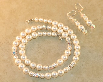 Swarovski Perlen Halskette und Ohrringe. Hochzeit. Statement Schmuck. Creme Perlenkette. Schmuck Set. Brautjungfern Geschenke. Braut Halskette.