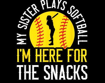 Mia sorella gioca a softball PNG, design divertente per maglietta da sorella di softball, grafica "Sono qui per gli snack", sfondo trasparente