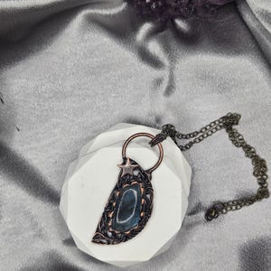 Handcrafted Labradorite Crescent Leaf Necklace – Copper Electroformed with Star Detail – Mystical Boho Jewelry