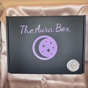 The Aura Mystery Box – Crystal & Spiritual Gift Set | Gemstones, Jewelry, Decor | Crystal Lover Surprise Box | Boho Witchy Vibes