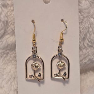 Elegant Rose Archway Dangle Earrings – Gold Floral Charm with Crystal Accent