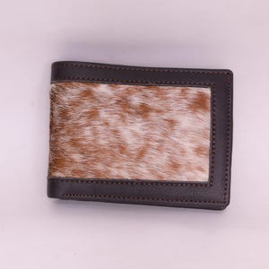 Carteira dobrável em couro legítimo – Couro com pelo | Carteira masculina feita à mão em couro bovino com compartimentos para cartões e janela para identificação