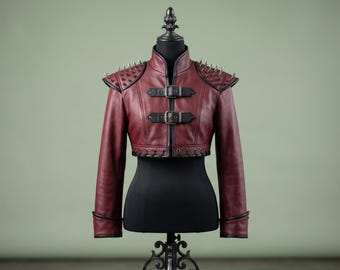 Kurtka Oxblood Crop Jacket dla kobiet, ręcznie robione skórzane bolerko, bordowy gotycki wojskowy narzutka, płaszcz z ćwiekami na pagonie