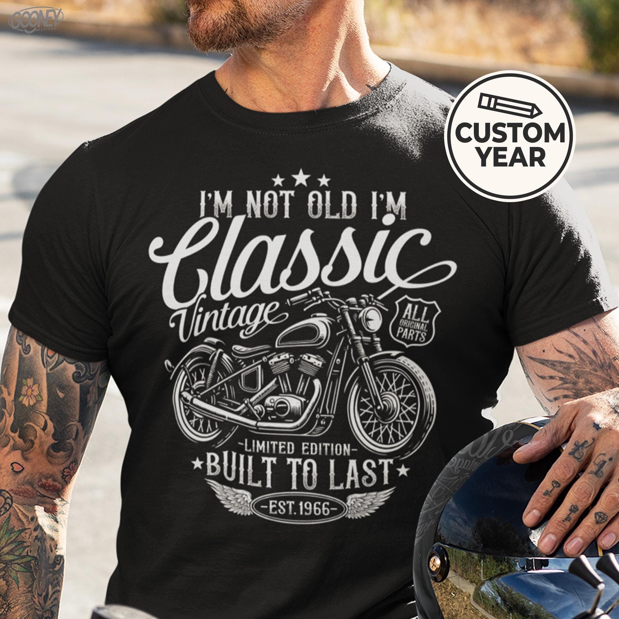 Maglietta Uomo 1965 – Anno Di Nascita – T-Shirt Regalo Compleanno Per Chi è Nato Nel 1965 – Colori E Taglie Disponibili Su Richiesta