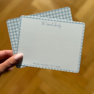 &quot;Blaues Vichy-Briefpapier &quot;&quot;Blaues Vichy-Karo&quot;&quot; - Personalisiertes Briefpapier - Individuelle Grußkarten mit Namen - Minimalistisches Briefpapier für Familien, Paare & Kinder.&quot;
