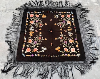 3x3 Antique Chinese Shawl, Handmade Shawl, Manila Shawl, Woman Accessories, Floral Scarf, Chinese Textile, Piano Scarf Textile, 94 x 94 cm