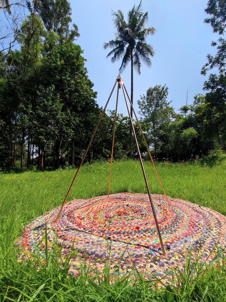 Pirámide de meditación Nubian de cobre ligero, versión portátil, base de 3 pies