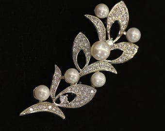 Silver Leaf Theme Brooch, Handmade Botanical Pin with Pearls, Nature Inspired Jewelry for Women