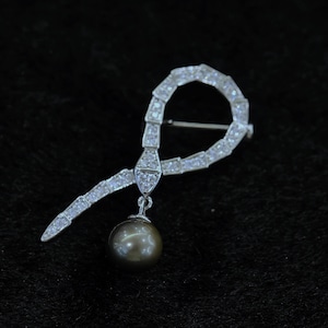 Artistic Silver Snake Brooch with Tahitian Black Pearl, Elegant Snake Inspired Brooch for Women, Handmade Sparkling Pin, Bridal Jewelry