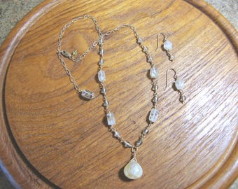 Schmuckset aus Halskette und Ohrringen mit Rutilquarz-Leuchteffekt. 14 Karat Goldfüllung. Hochzeitsschmuck.