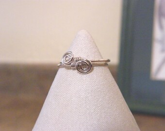Fingerring i sterlingsilver, Becoming. Trådlindad.