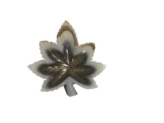 agate carved maple leaf dish