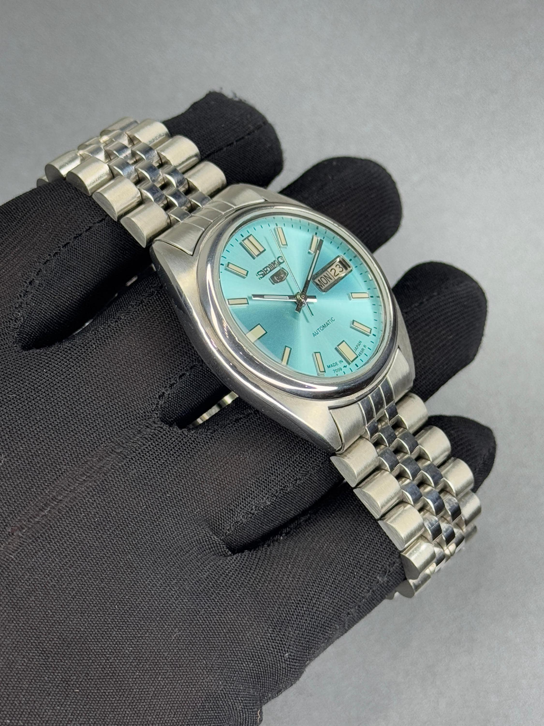 SEIKO 5 Snxs 7009 Automatic Day/date Men's Wristwatch Japan