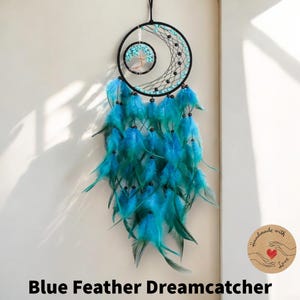 Attrape-rêves plume bleue | Attrape-rêves Arbre de vie | Tenture murale spirituelle | Décoration d'intérieur bohème | Attrape-rêves en plumes | Cadeau pour elle